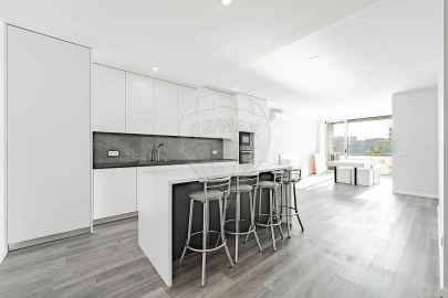 Apartamento T3 para Venda em Ferreiros e Gondizalves
