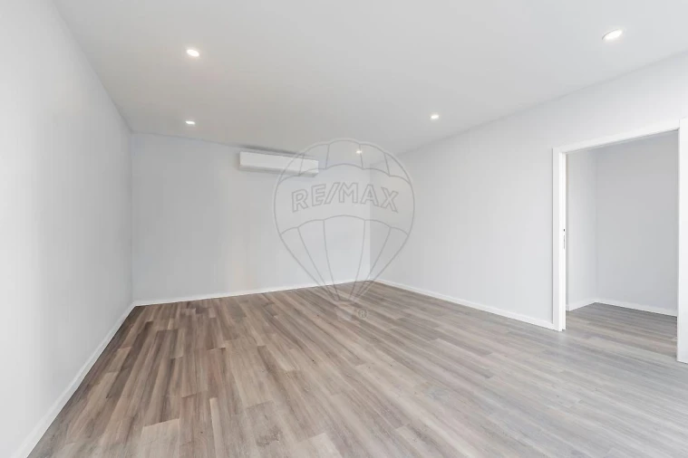Apartamento T3 para Venda em Ferreiros e Gondizalves Foto 8