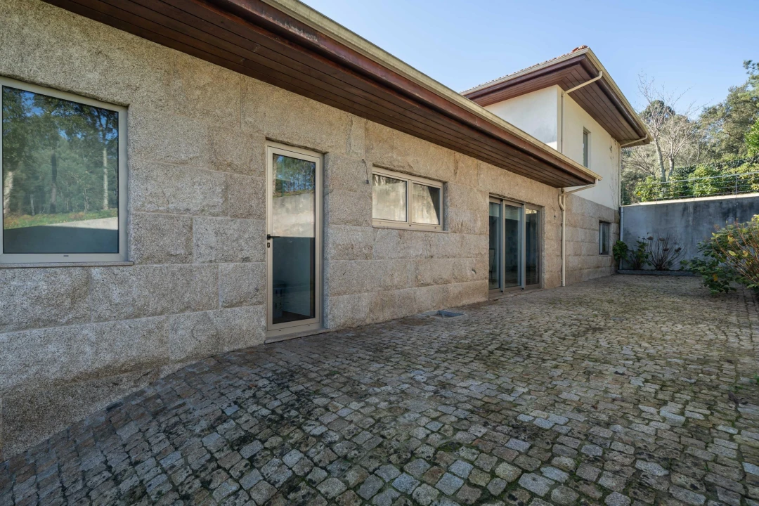 Moradia T7 para Venda em Telões Foto 3