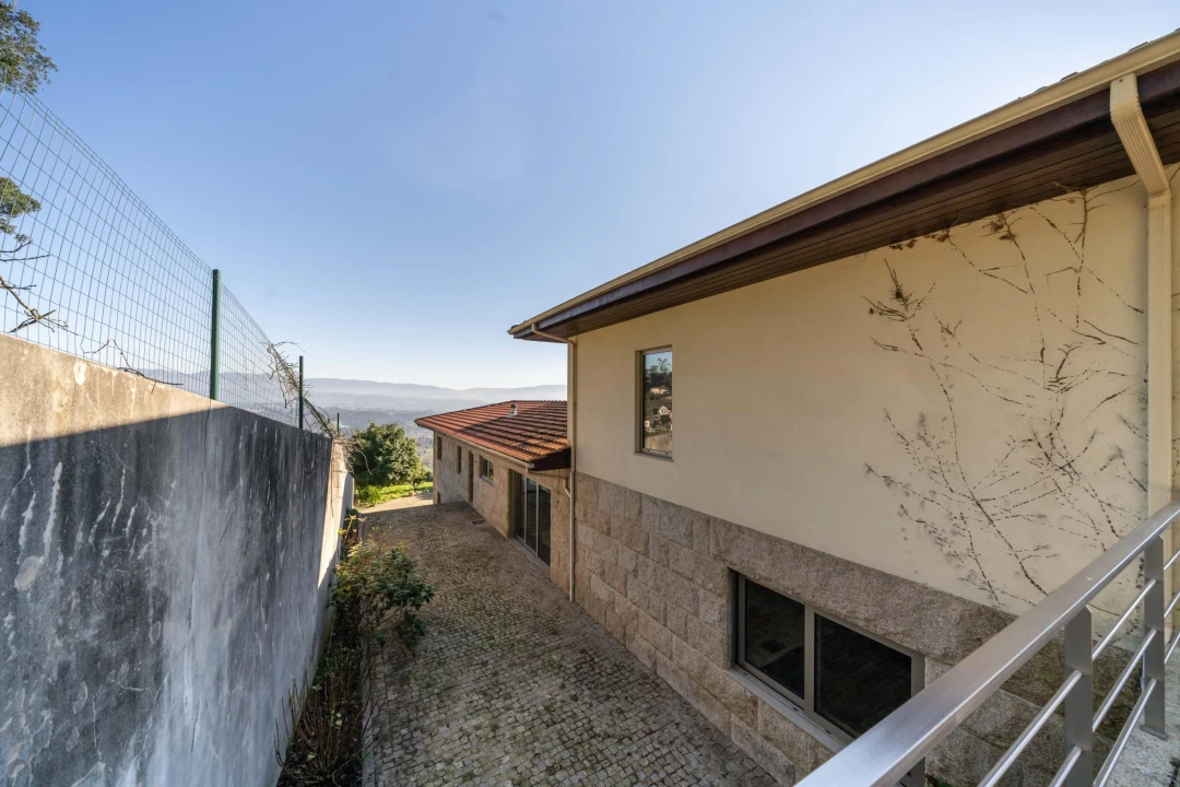 Moradia T7 para Venda em Telões Foto 35