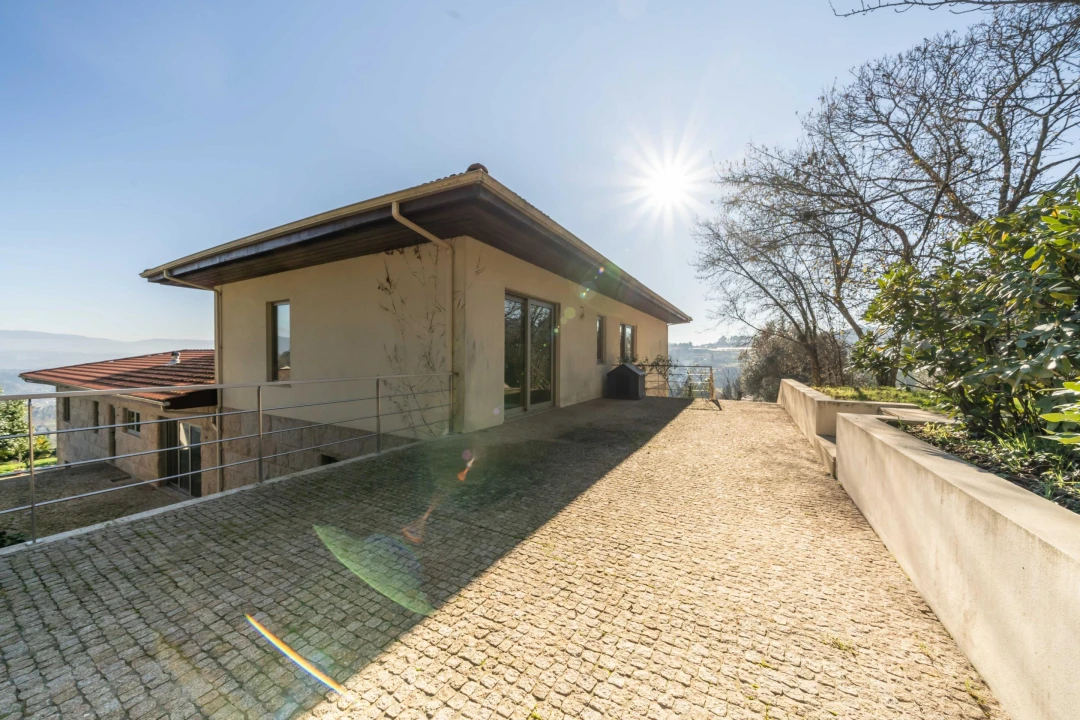 Moradia T7 para Venda em Telões Foto 36