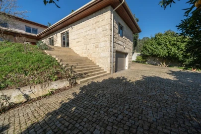 Moradia T7 para Venda em Telões