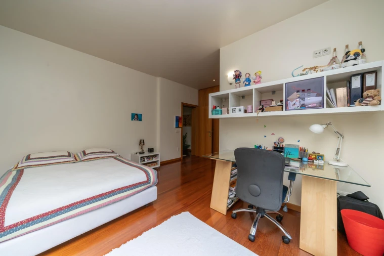 Moradia T7 para Venda em Telões Foto 34