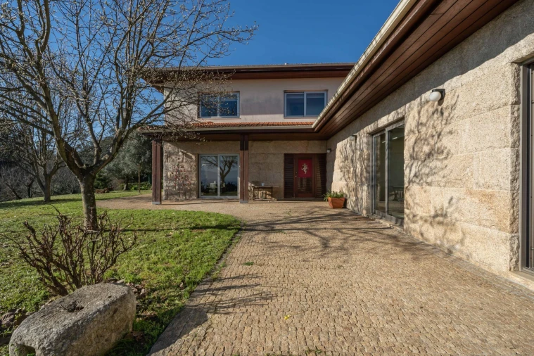 Moradia T7 para Venda em Telões Foto 9