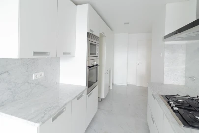 Apartamento T4 para Venda em Funchal (Se)