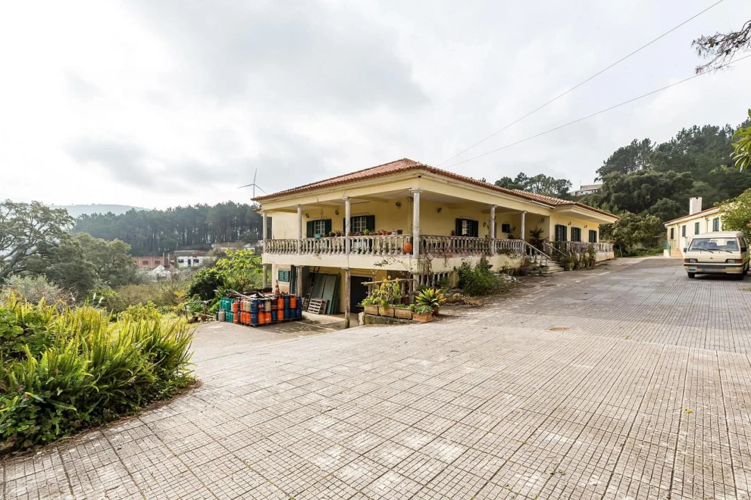 Moradia T5 para Venda em Lousa Foto 1