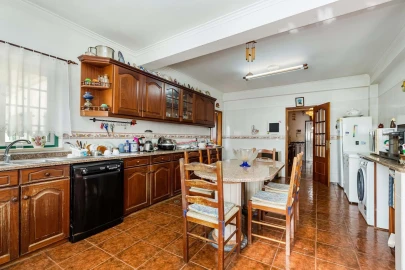 Moradia T5 para Venda em Lousa