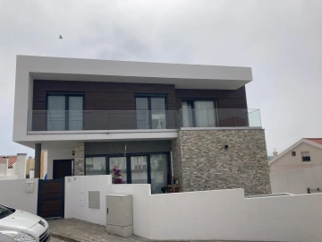 Moradia T4 para Venda em Carvoeira
