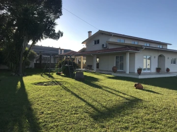 Moradia T4 para Venda em Gesteira e Brunhós