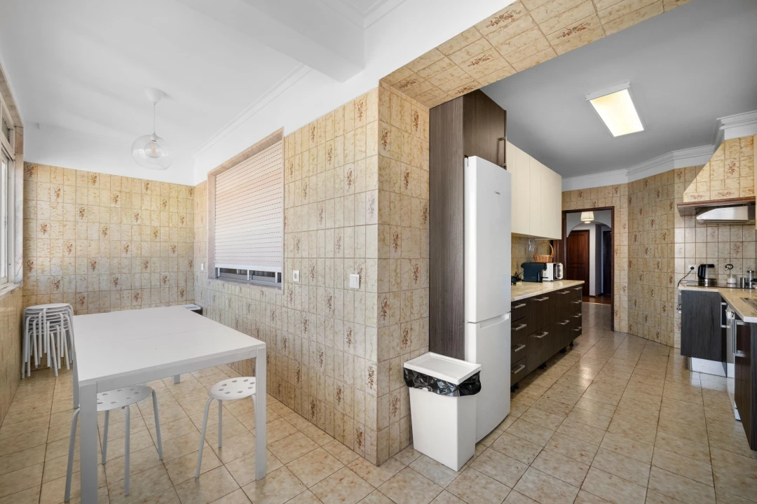 Apartamento T7 para Venda em Alvalade Foto 11