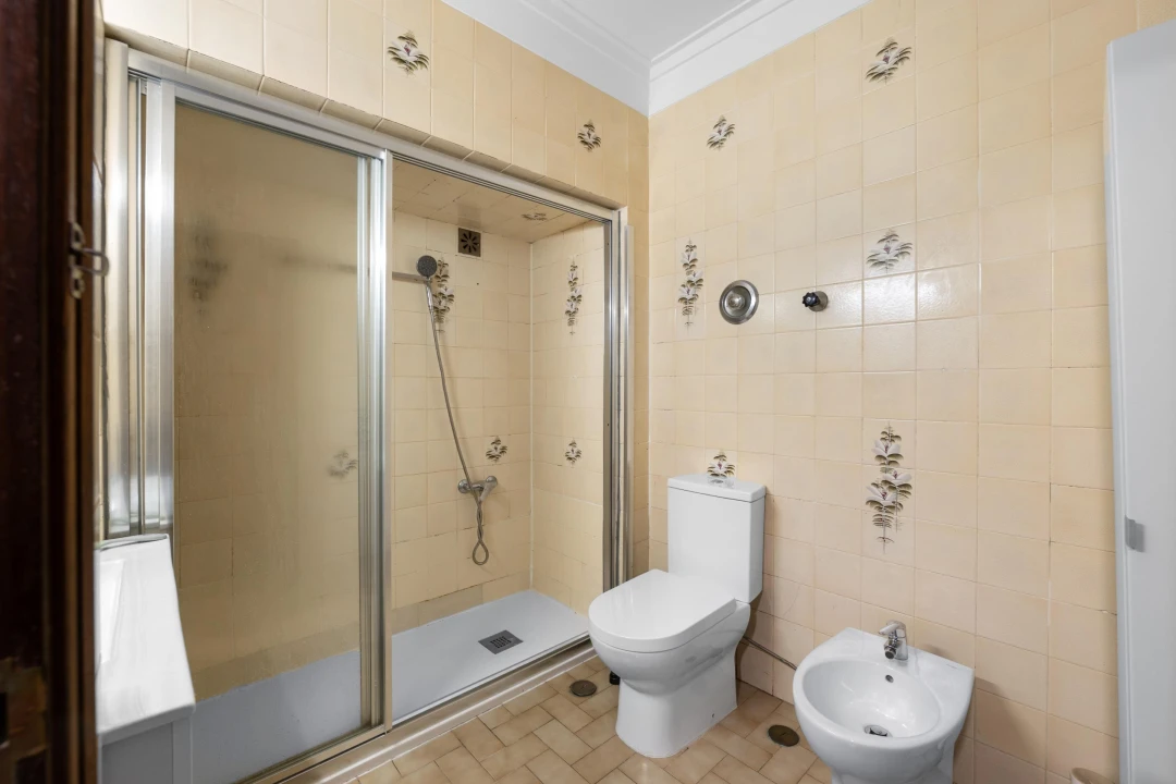Apartamento T7 para Venda em Alvalade Foto 13