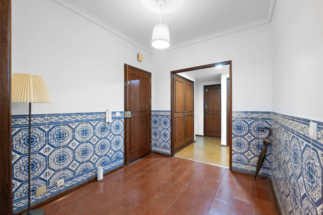 Apartamento T7 para Venda em Alvalade Foto 5