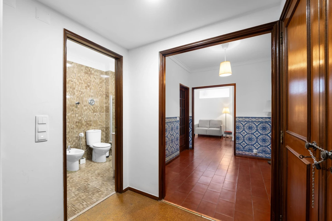 Apartamento T7 para Venda em Alvalade Foto 6
