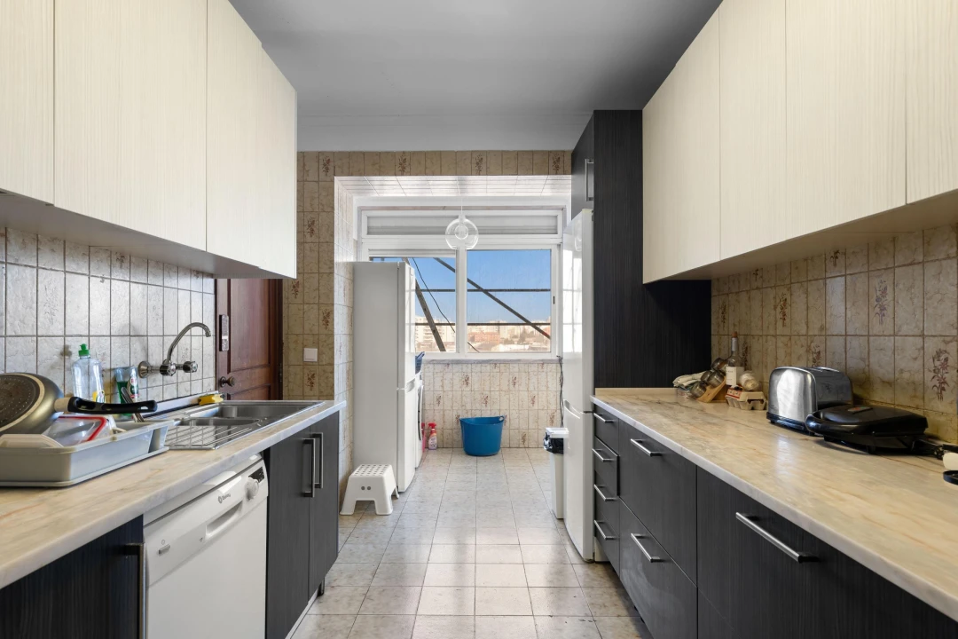 Apartamento T7 para Venda em Alvalade Foto 9