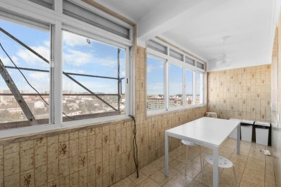 Apartamento T7 para Venda em Alvalade