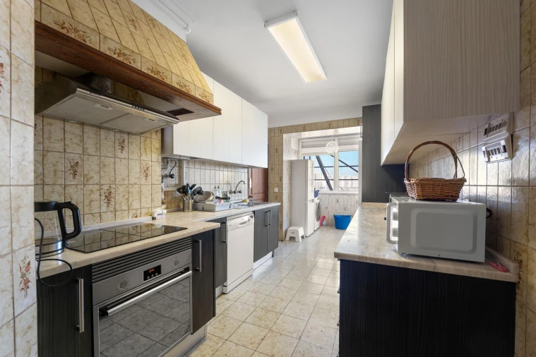 Apartamento T7 para Venda em Alvalade Foto 10