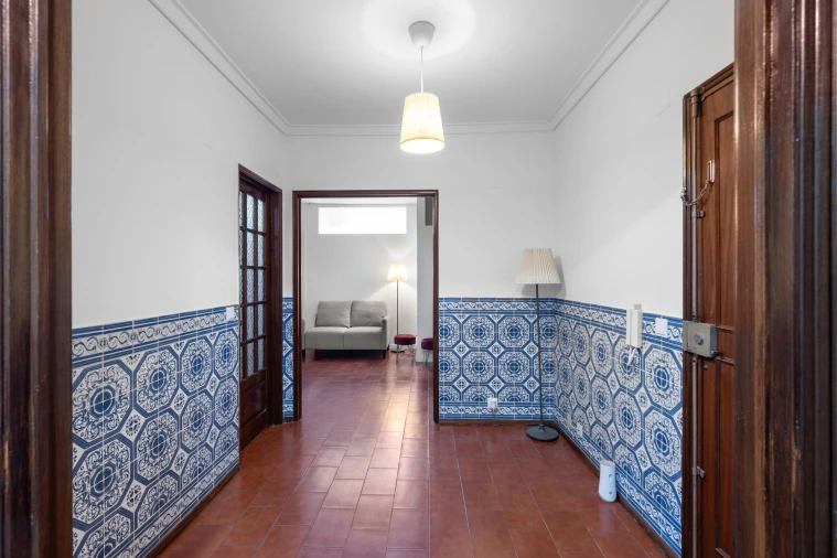 Apartamento T7 para Venda em Alvalade Foto 4