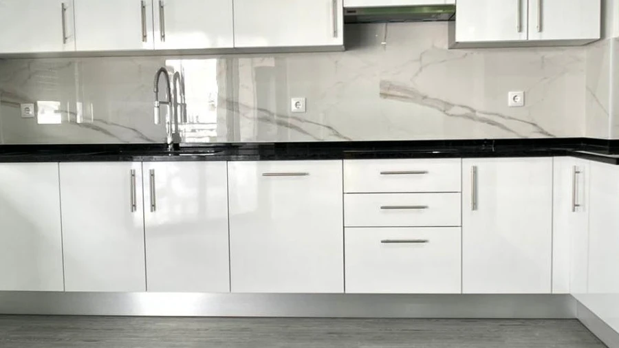 Apartamento T3 para Venda em Quelfes