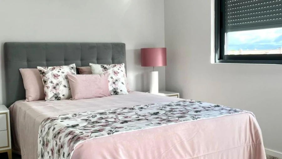 Apartamento T3 para Venda em Quelfes