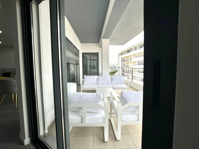 Apartamento T3 para Venda em Quelfes Foto 3