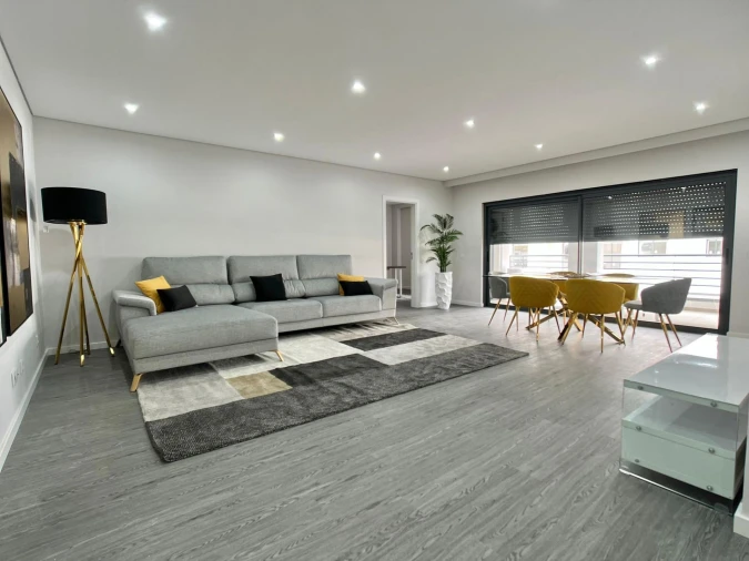 Apartamento T3 para Venda em Quelfes Foto 5