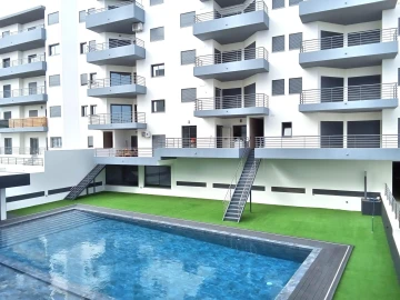 Apartamento T4 para Venda em Quelfes