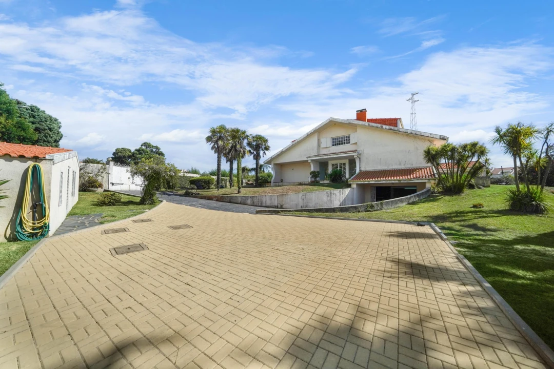 Moradia T6 para Venda em Arcozelo Foto 38