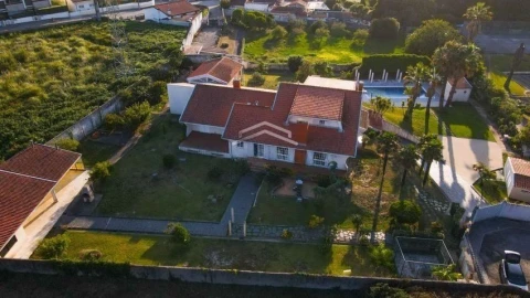 Moradia T6 para Venda em Arcozelo
