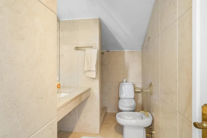 Moradia T6 para Venda em Arcozelo