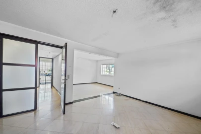 Moradia T6 para Venda em Arcozelo