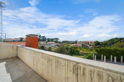 Moradia T6 para Venda em Arcozelo