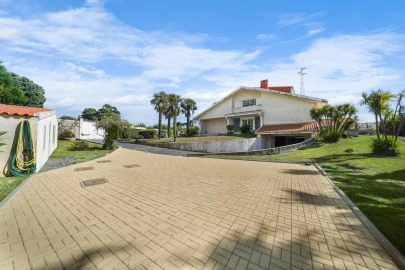 Moradia T6 para Venda em Arcozelo