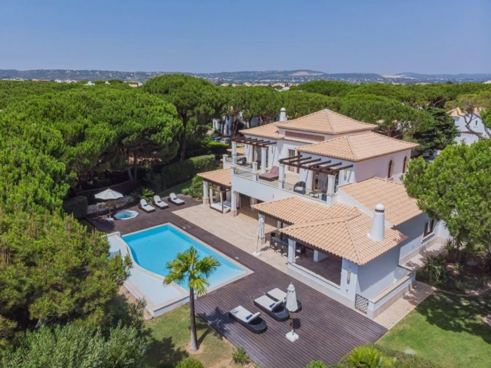 Moradia T4 para Venda em Albufeira e Olhos de Água Foto 1