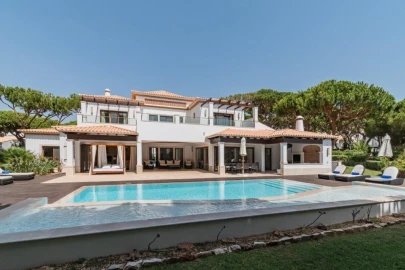 Moradia T4 para Venda em Albufeira e Olhos de Água