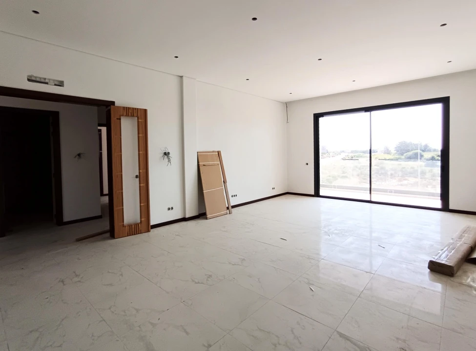 Apartamento T3 para Venda em Odiaxere Foto 1