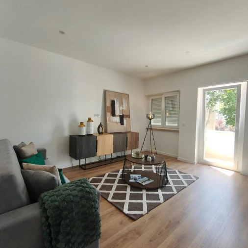 Apartamento T3 para Venda em Benfica Foto 2