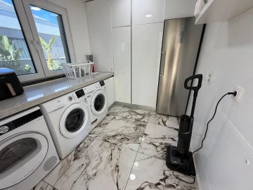 Moradia T4 para Venda em Charneca de Caparica e Sobreda