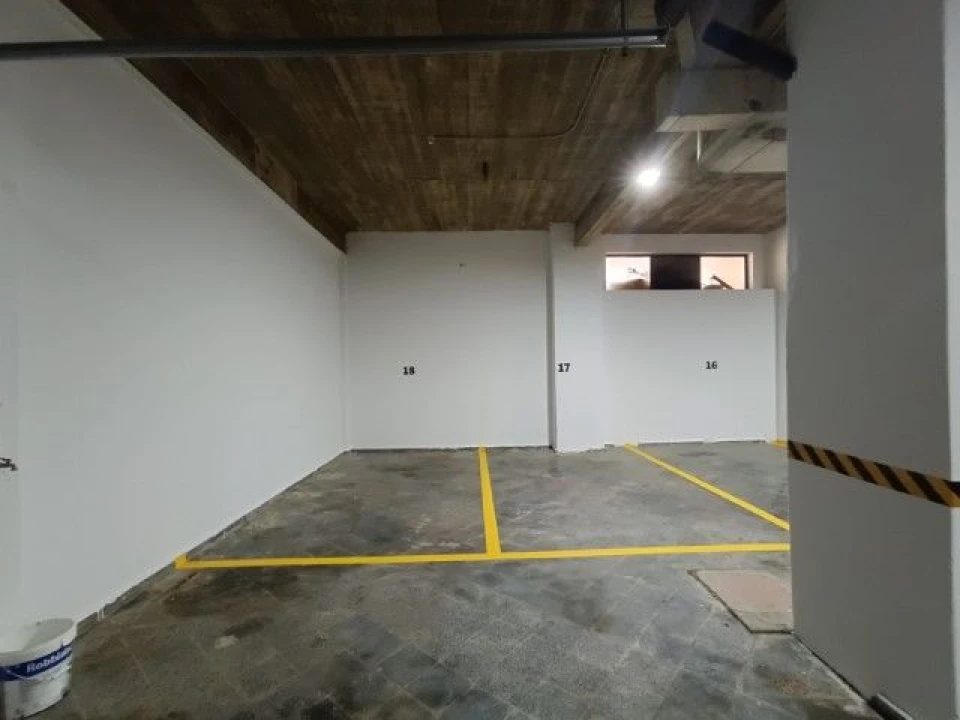 Garagem para Venda em Albufeira e Olhos de Água Foto 7