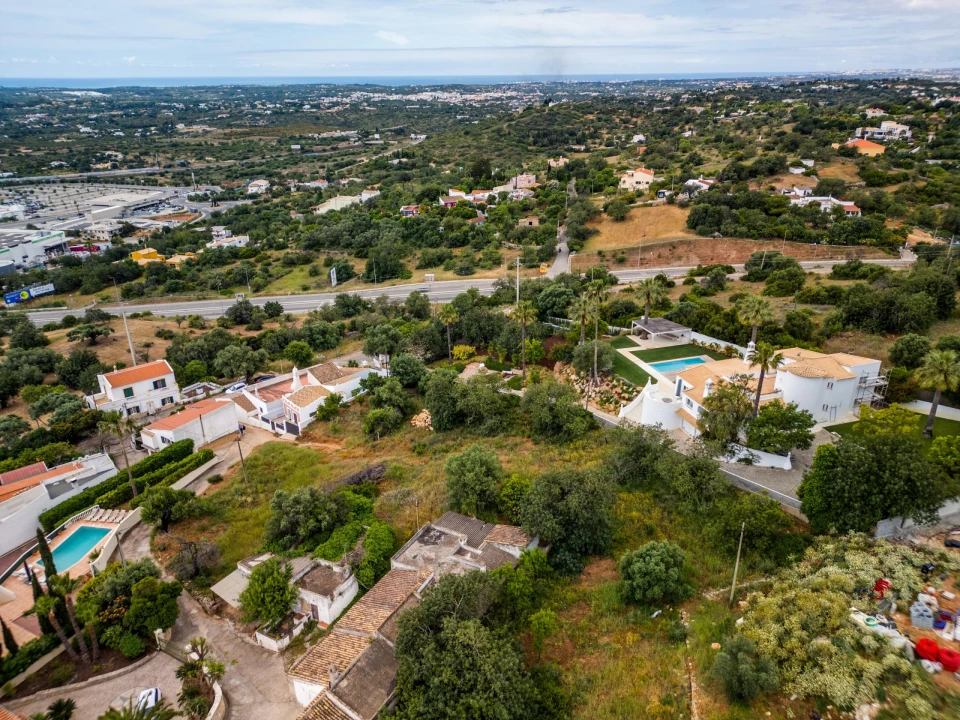 Terreno para Venda em Santa Barbara de Nexe Foto 1