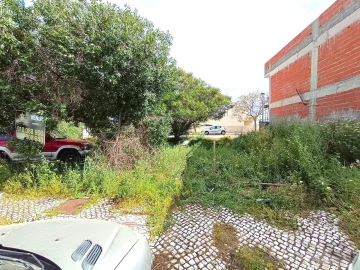 Terreno para Venda em Conceição e Estoi