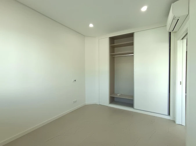 Apartamento T1 para Venda em Quarteira Foto 3