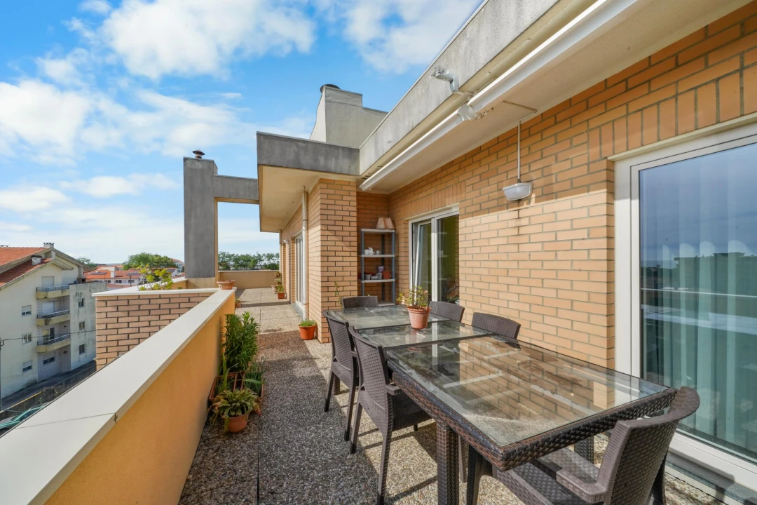 Apartamento T4 para Venda em Arcozelo Foto 17