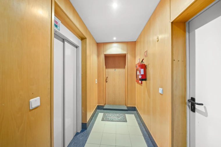 Apartamento T4 para Venda em Arcozelo Foto 46