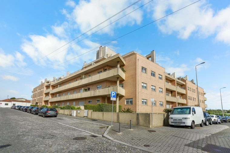 Apartamento T4 para Venda em Arcozelo Foto 47