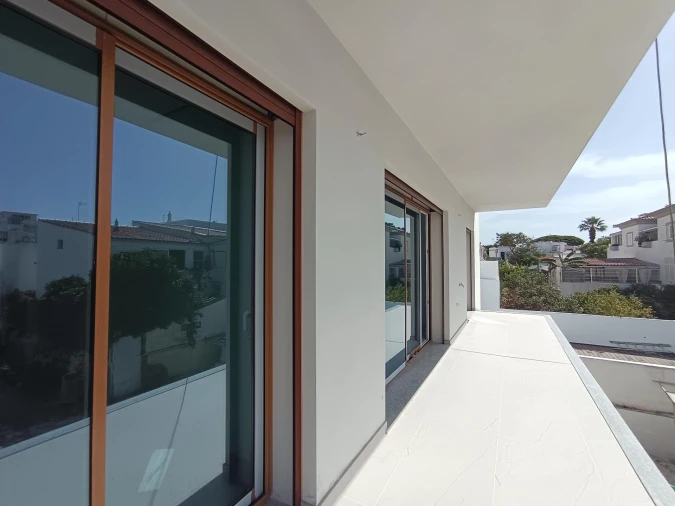 Apartamento T2 para Venda em Quarteira Foto 2