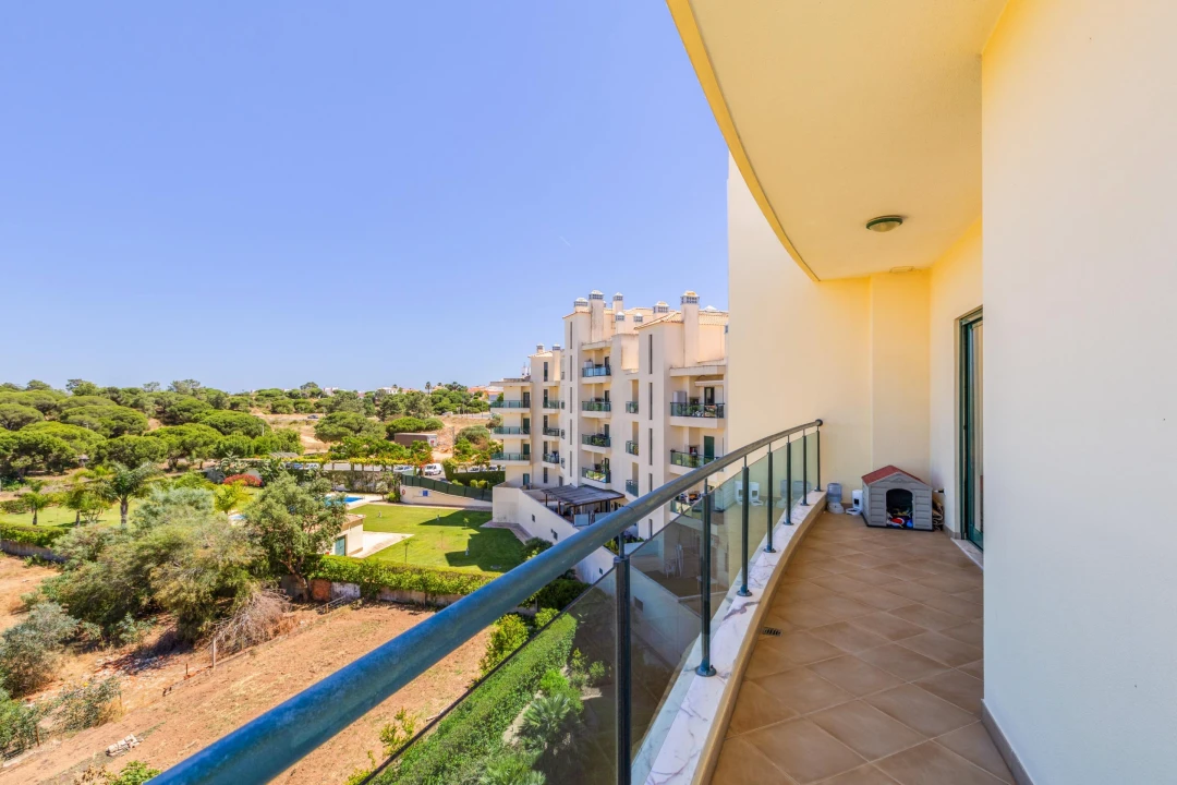 Apartamento T3 para Venda em Quarteira Foto 16