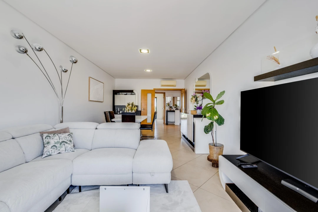 Apartamento T3 para Venda em Quarteira Foto 8
