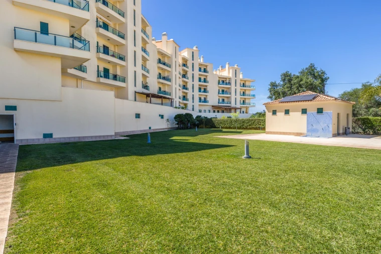 Apartamento T3 para Venda em Quarteira Foto 2