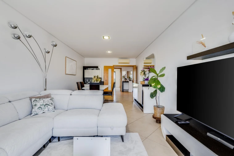 Apartamento T3 para Venda em Quarteira Foto 8
