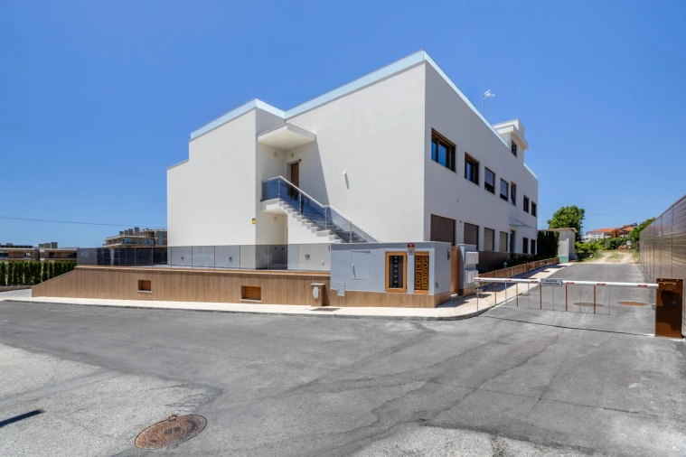 Apartamento T2 para Venda em Quarteira Foto 7
